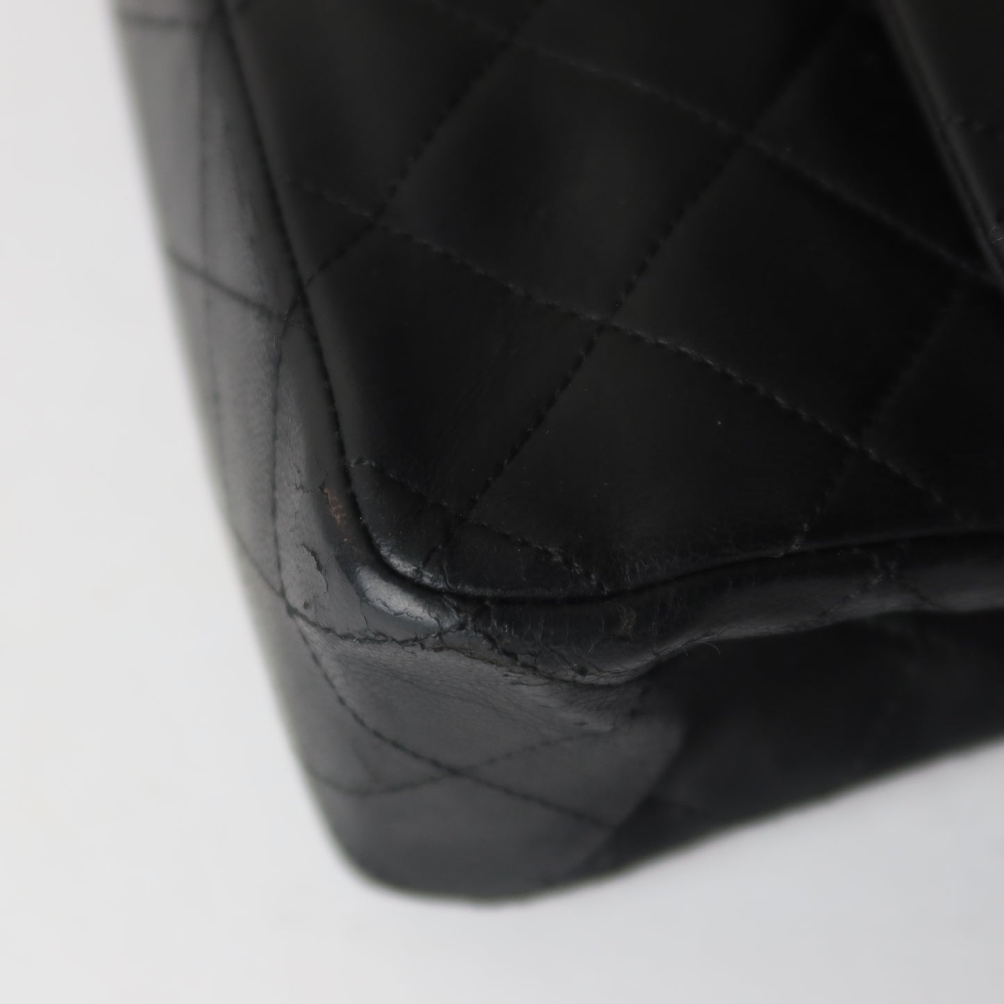 Medium Classic Flap