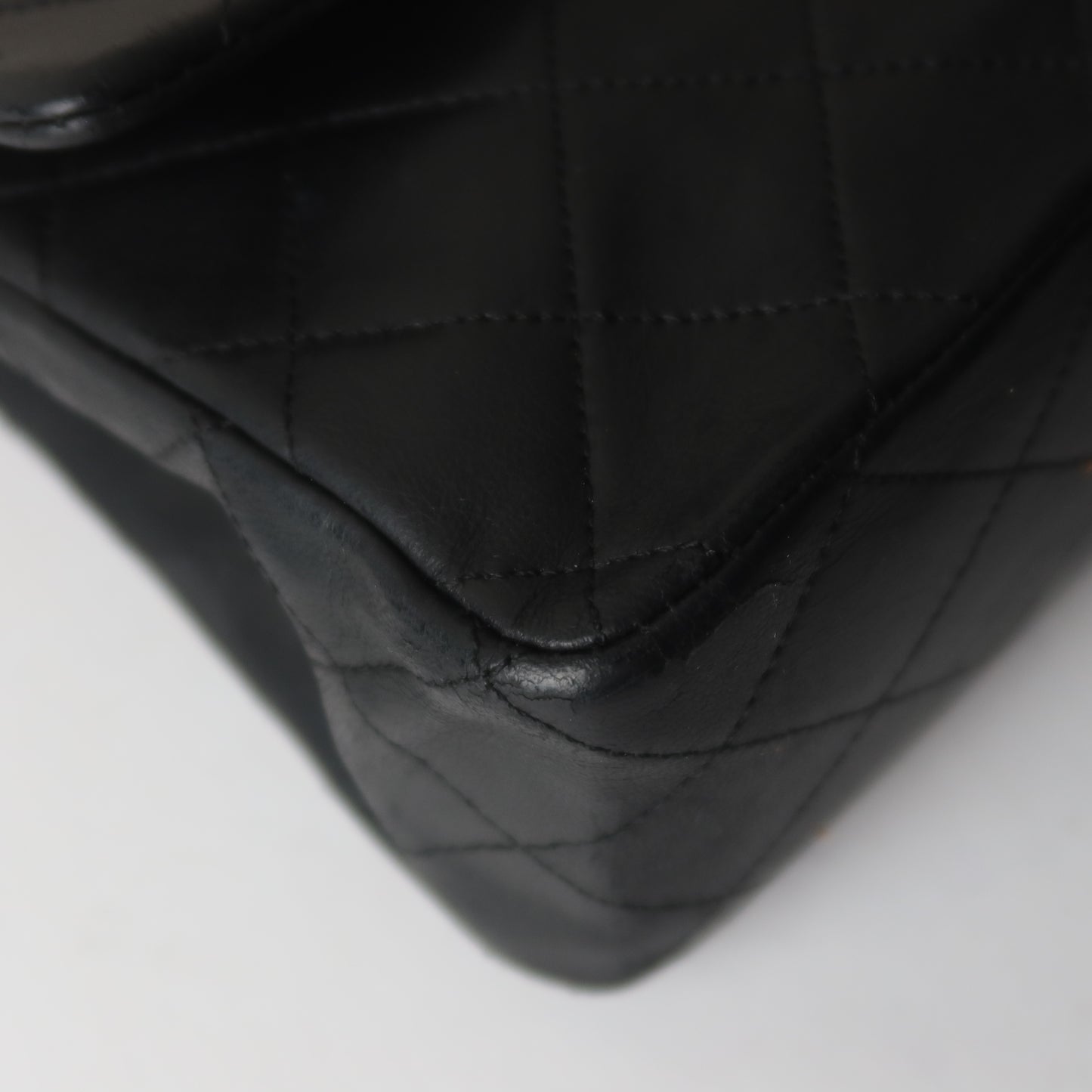 Medium Classic Flap