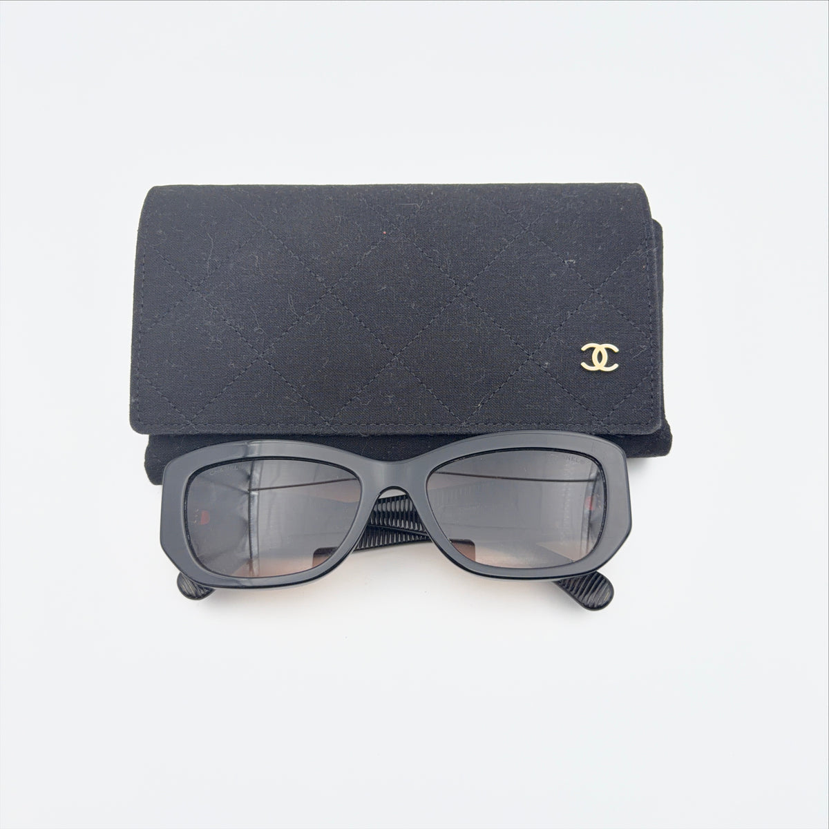 Pre-Owned Black CC Sunglasses