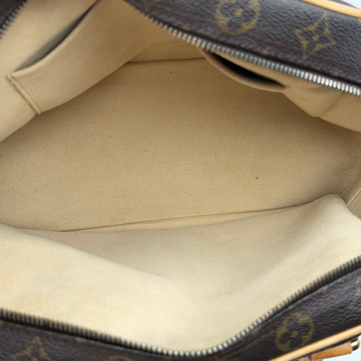 Pre-Owned LV Monogram Canvas Manhattan Handbag