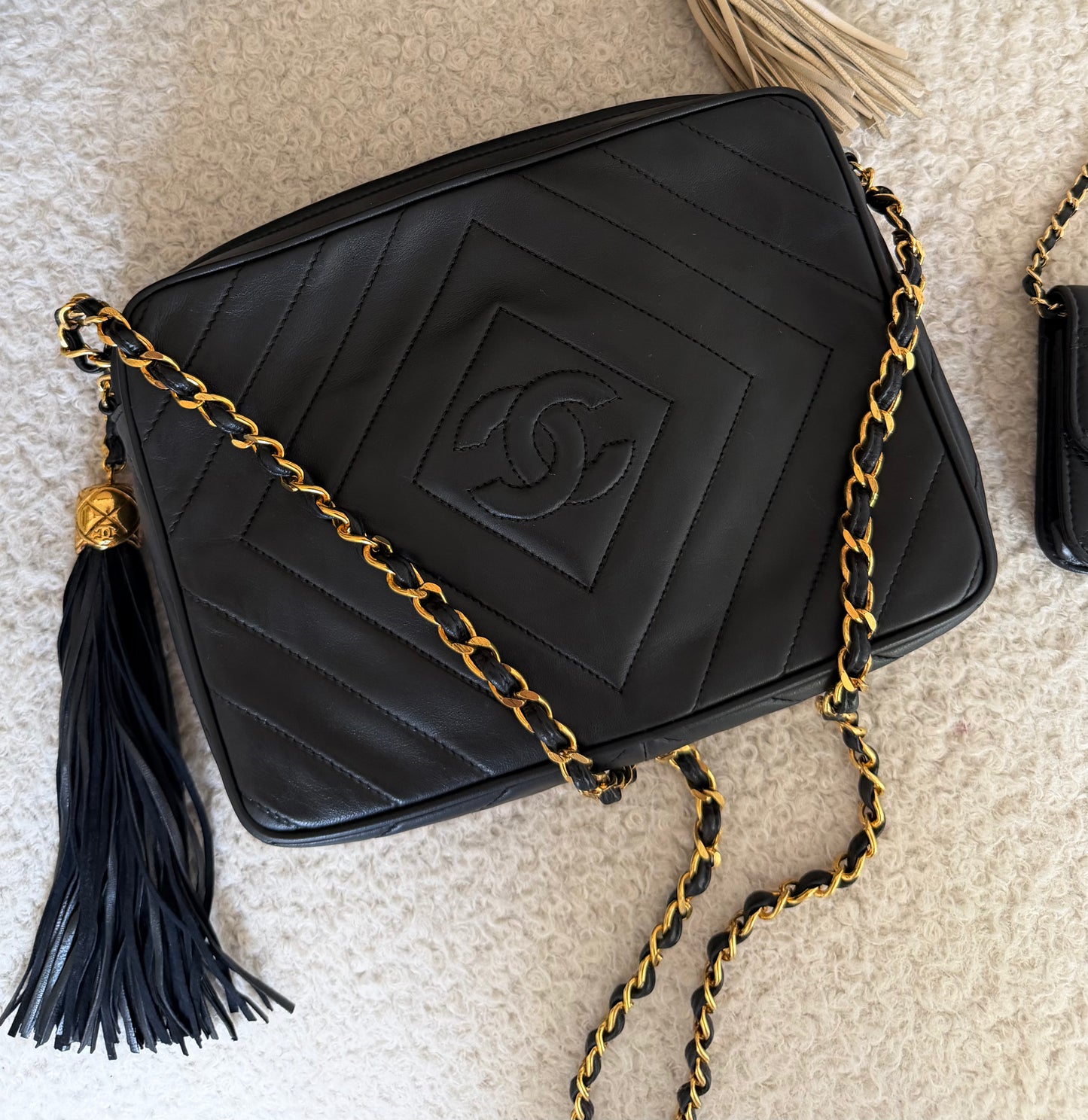 Pre-Owned Black Diamond Quilted Lambskin Leather Camera Bag