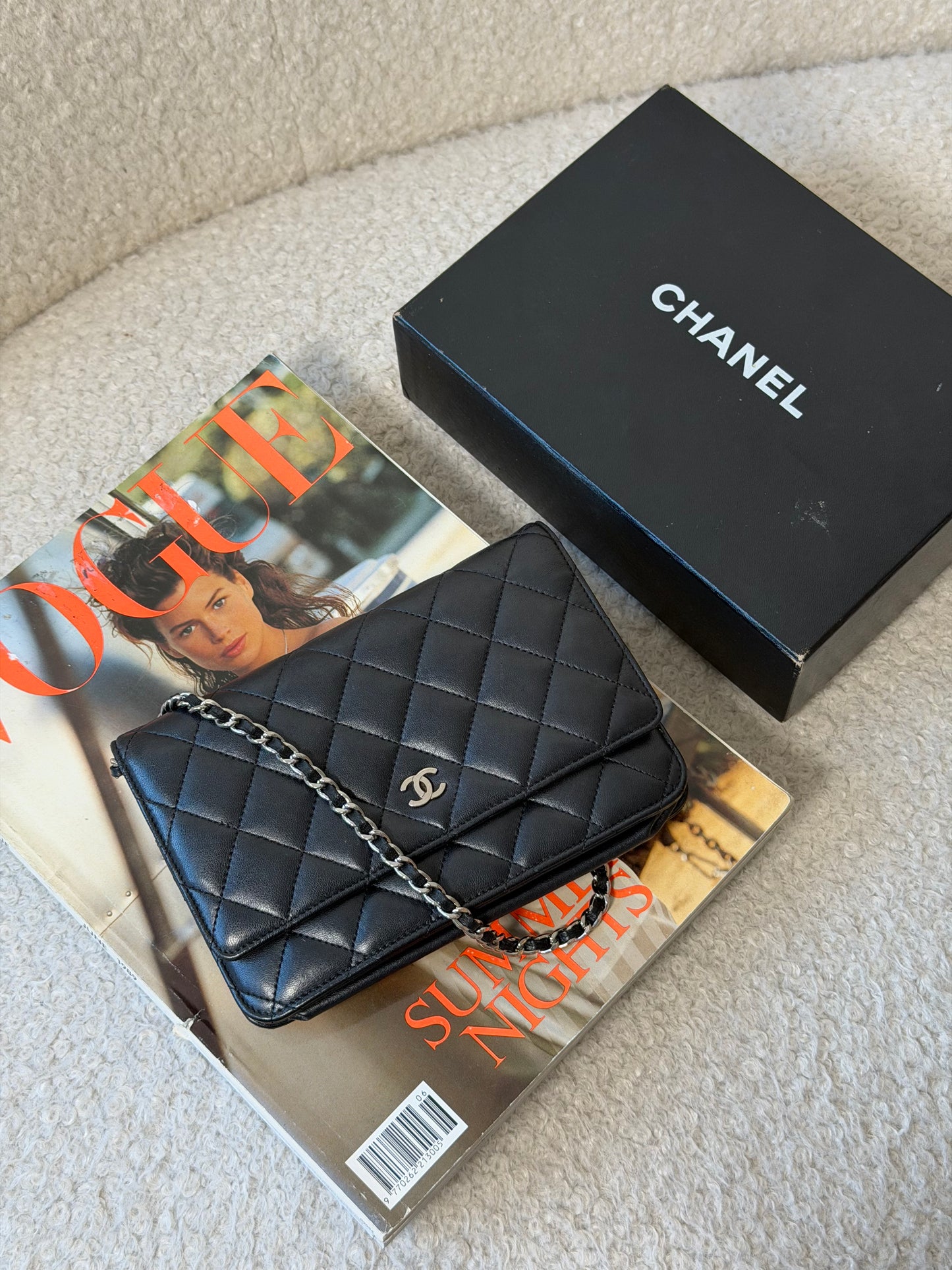 Pre-Owned Black Lambskin Leather Handbag