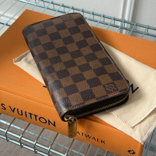 Pre-Owned Damier Ebene Canvas Zip Wallet
