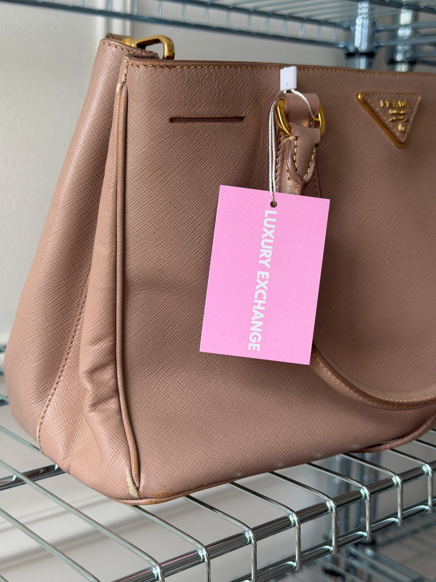 Pre-Owned Beige/Pink Saffiano Leather Crossbody Bag Medium