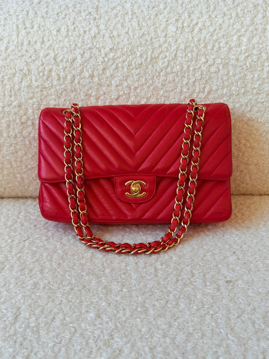 2017 Red Chevron Classic Medium Double Flap Gold Hardware