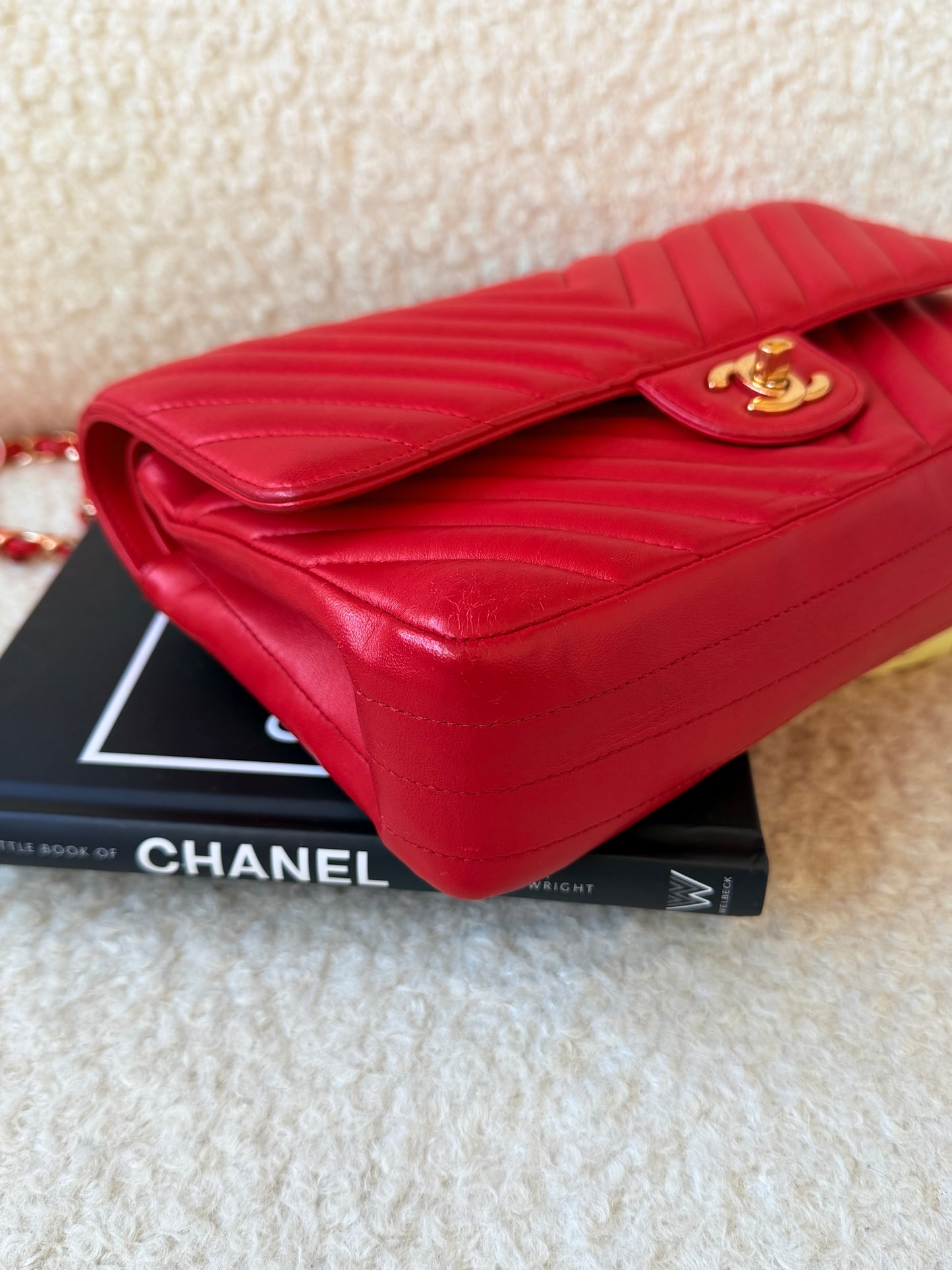 2017 Red Chevron Classic Medium Double Flap Gold Hardware