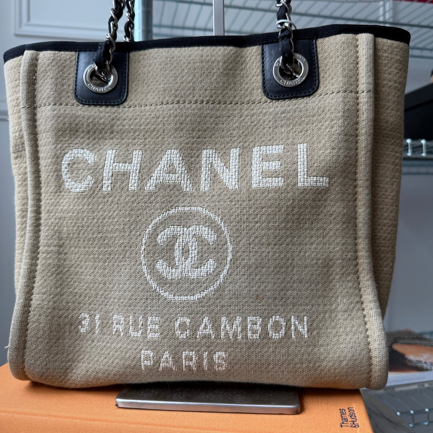 Pre-Owned Beige/Black Canvas Shoulder Bag