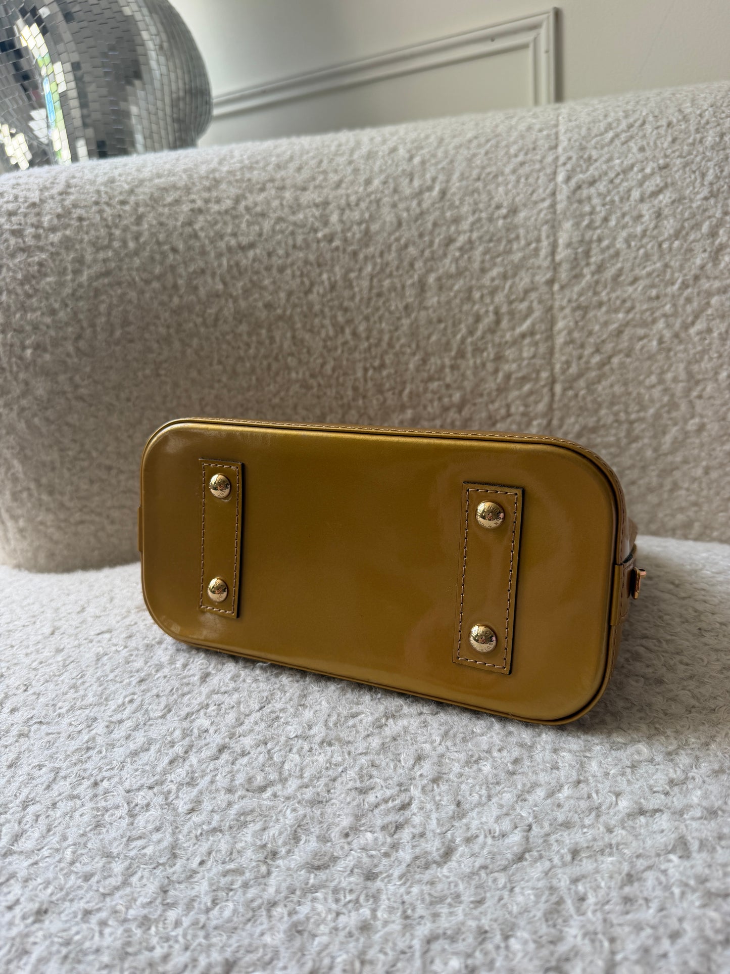 Pre-Owned Gold Monogram Vernis Leather Alma BB