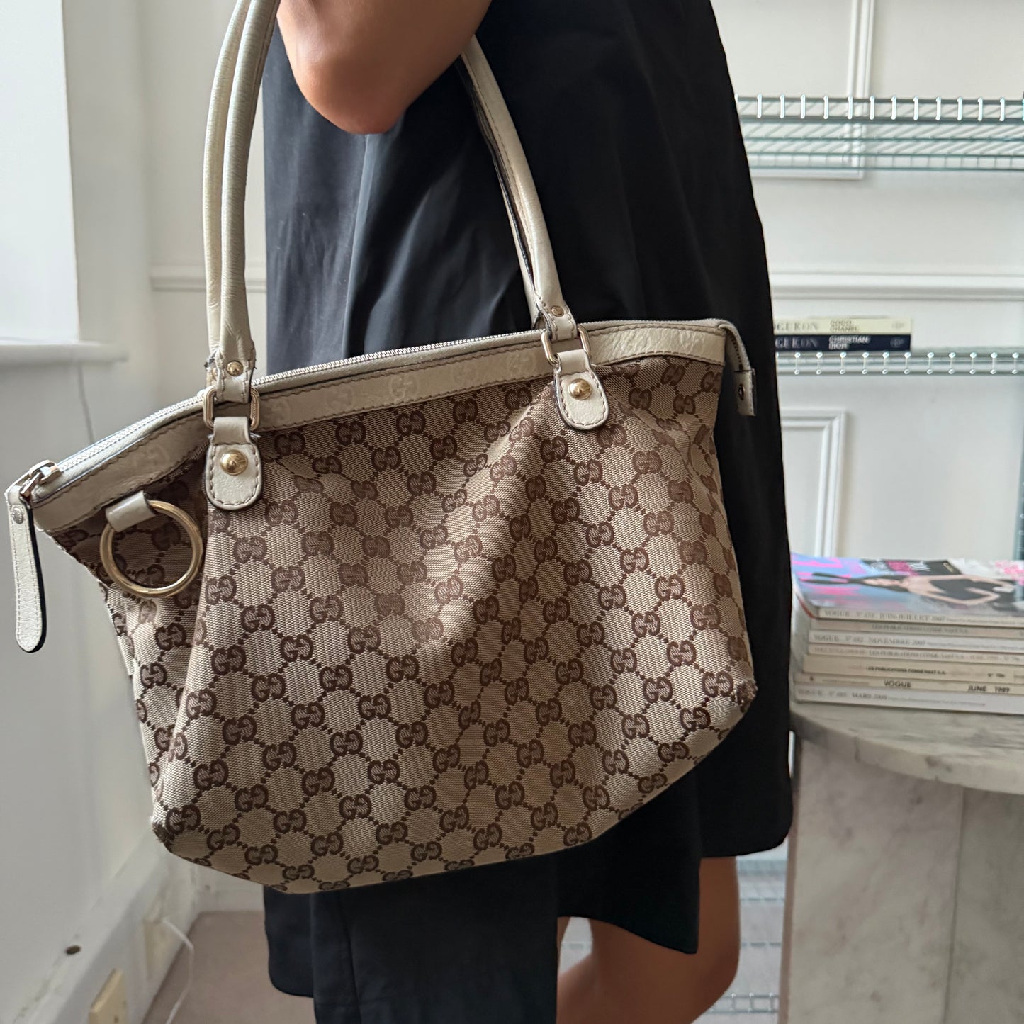 Pre-Owned Beige GG Canvas/Leather Tote Bag