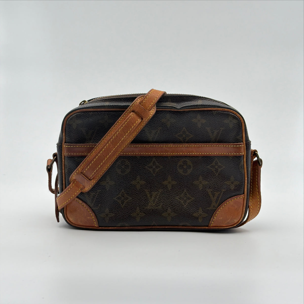 Pre-Owned LV Monogram Canvas Trocadero 23 Crossbody Bag