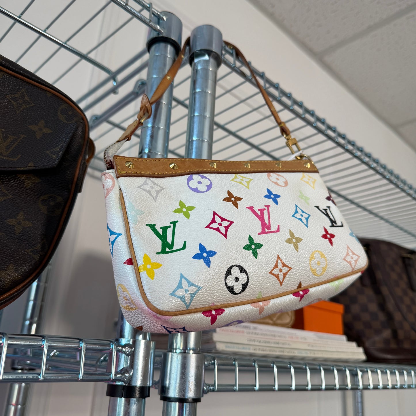 Pre-Owned LV White Multicolore Canvas Pochette Accessoires Shoulder Bag