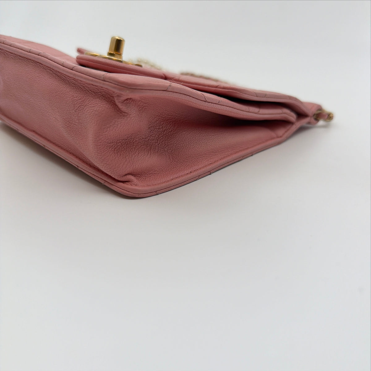 Pre-Owned Pink Pearls Lambskin Leather Single Flap Crossbody Bag