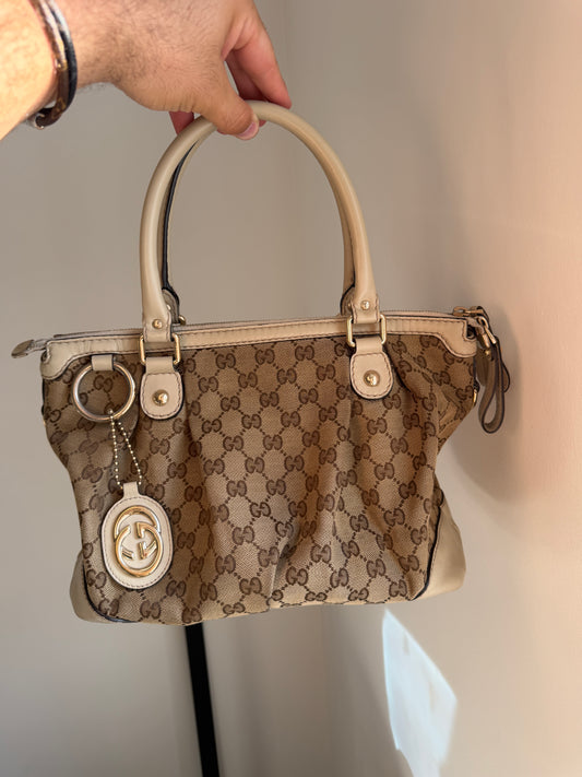 Pre-Owned White/Beige GG Canvas Shoulder Bag
