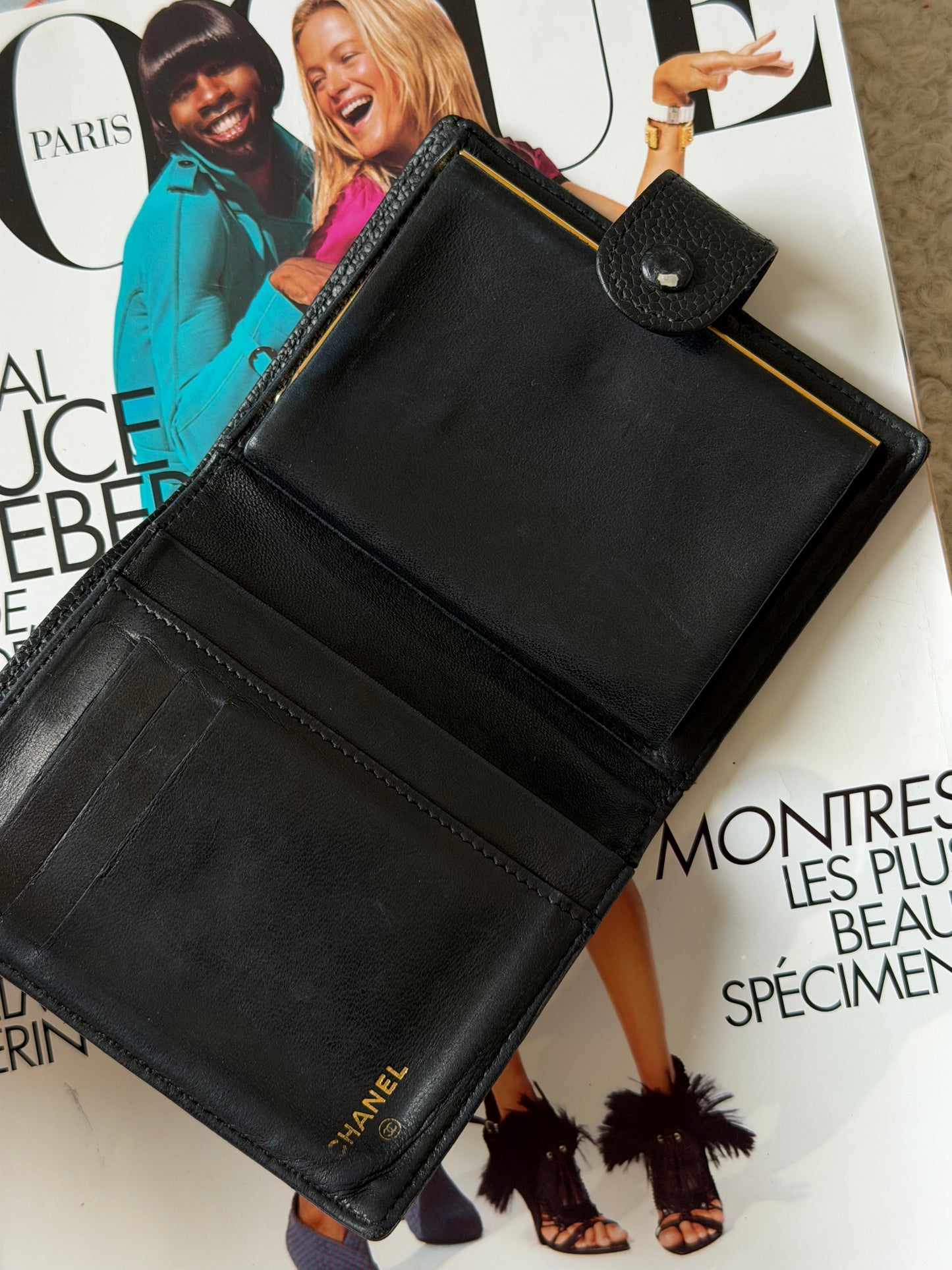 Pre-Owned Black Caviar Leather Wallet