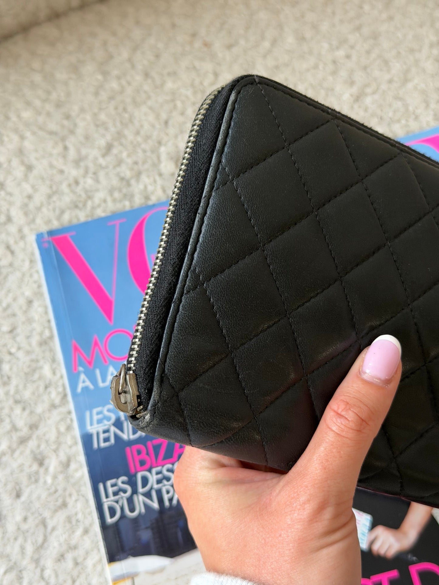Pre-Owned Black Matelassé Lambskin Zip Wallet