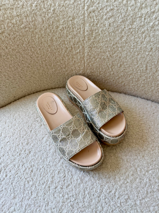 Silver/Beige Embroidered Fabric and Leather Sandal 39 Very good