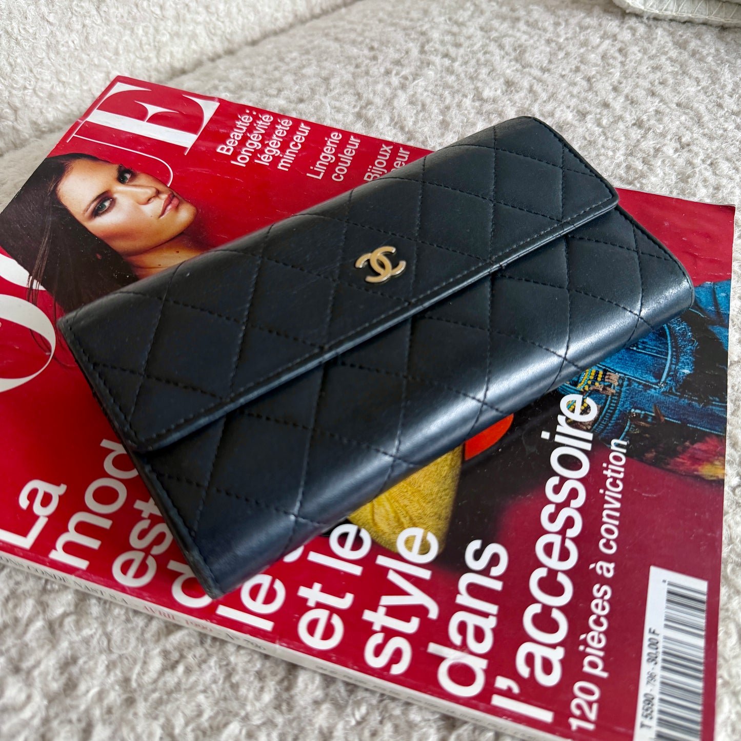 Pre-Owned Black Matelassé Lambskin Leather Wallet