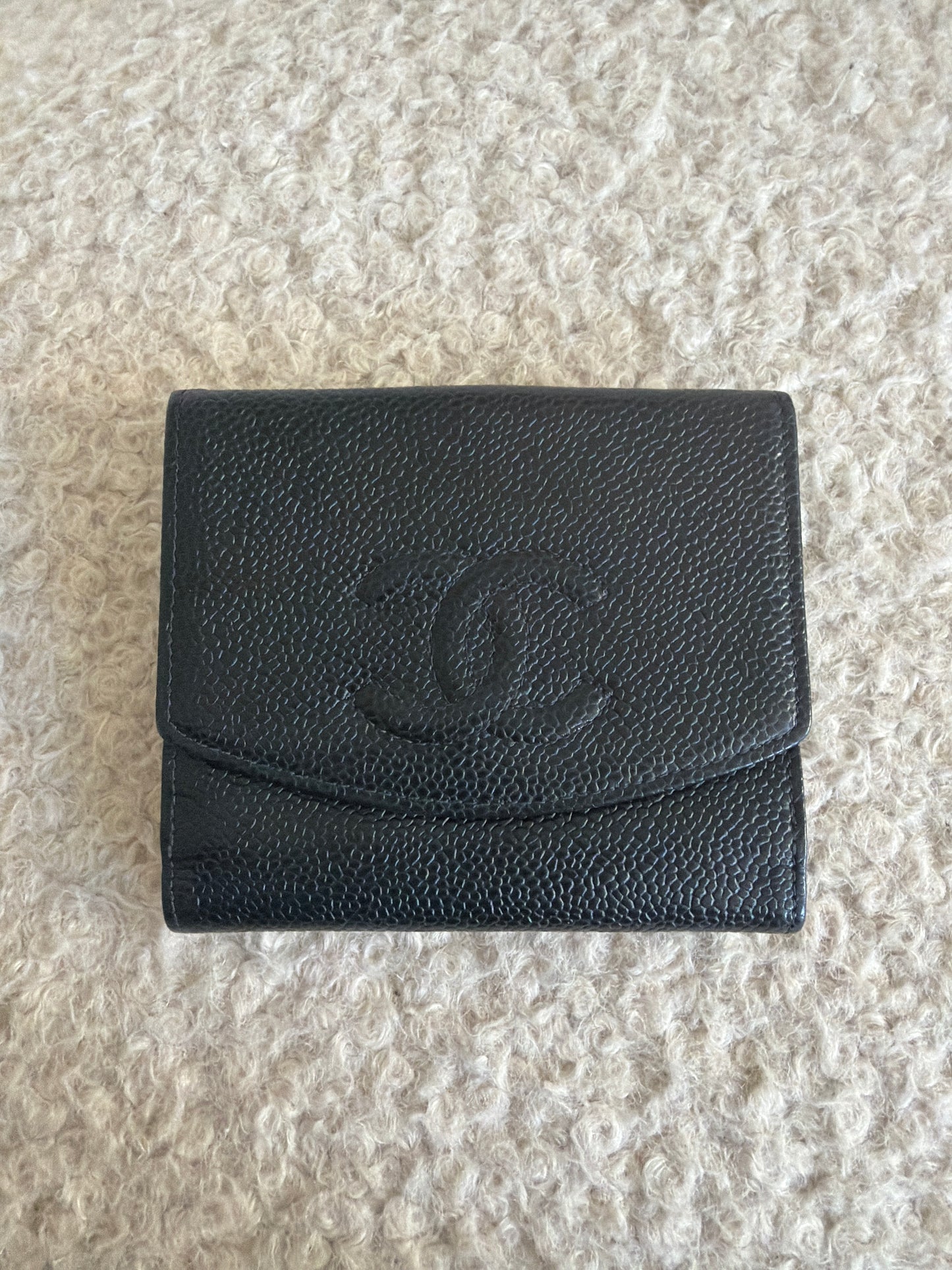 Pre-Owned Black Caviar Leather Fold Wallet
