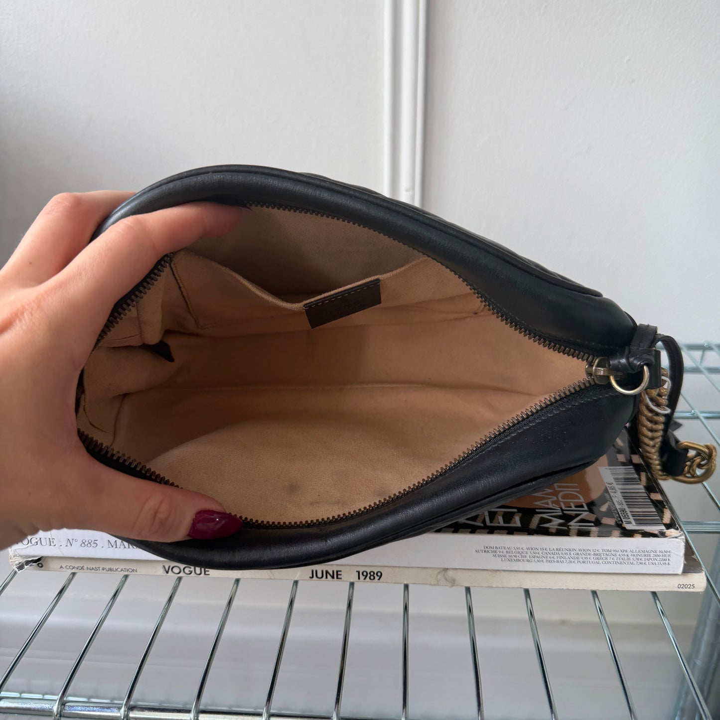 Pre-Owned Black GG Marmont Leather Camera Bag