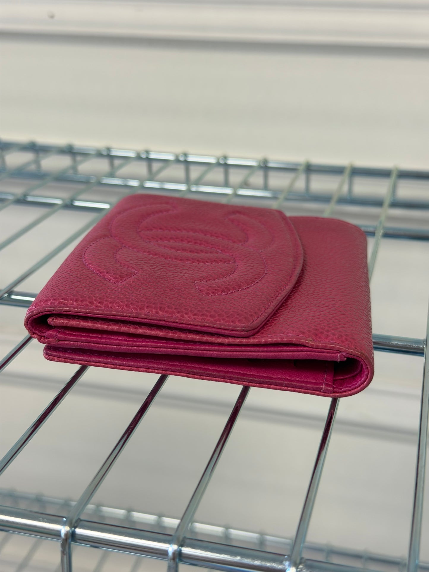 Pre-Owned Pink Caviar Leather Wallet