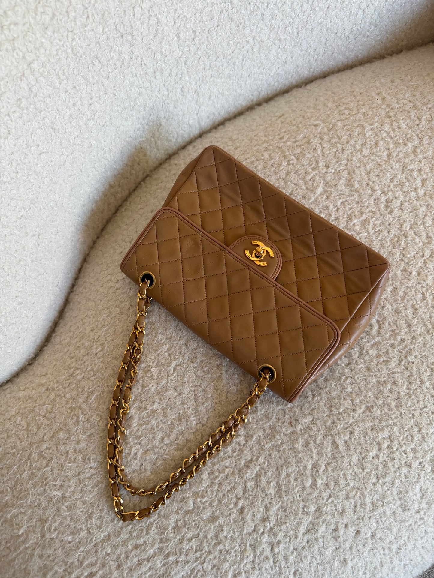 Pre-Owned Camel Brown Lambskin Leather Bi-Colour Single Flap Shoulder Bag