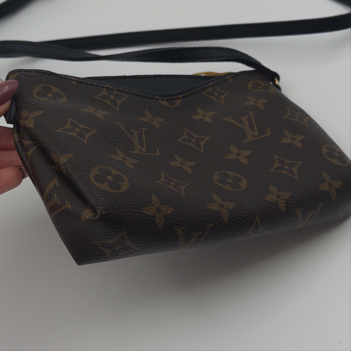 Pre-Owned LV Monogram Canvas Pallas Pochette Crossbody Bag