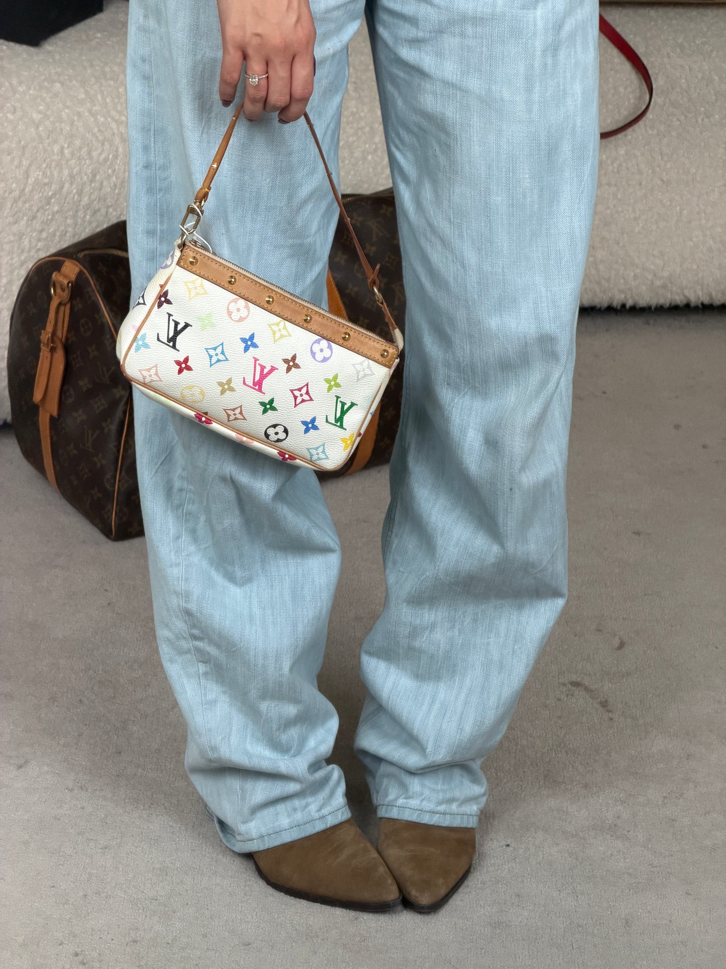 Pre-Owned LV White Multicolore Canvas Pochette Accessoires Shoulder Bag
