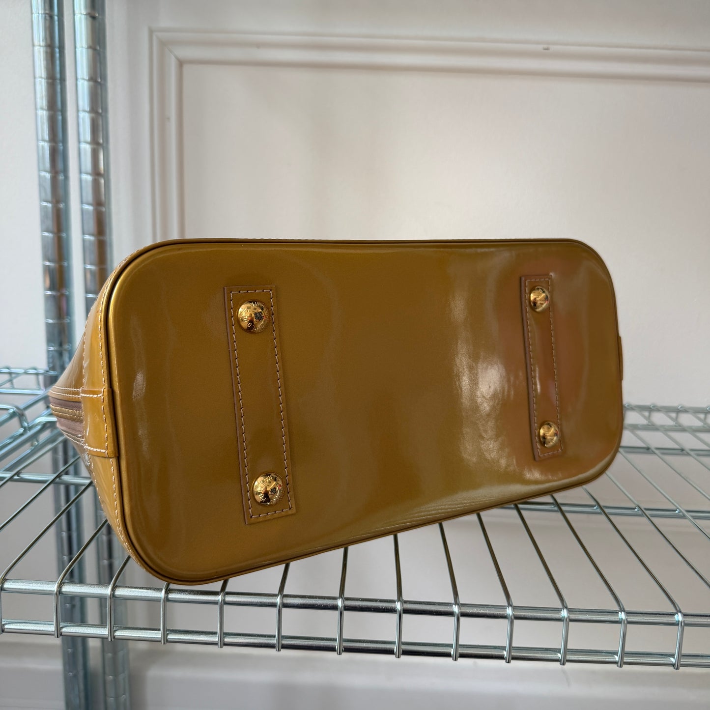 Pre-Owned Gold Monogram Vernis Leather Alma PM