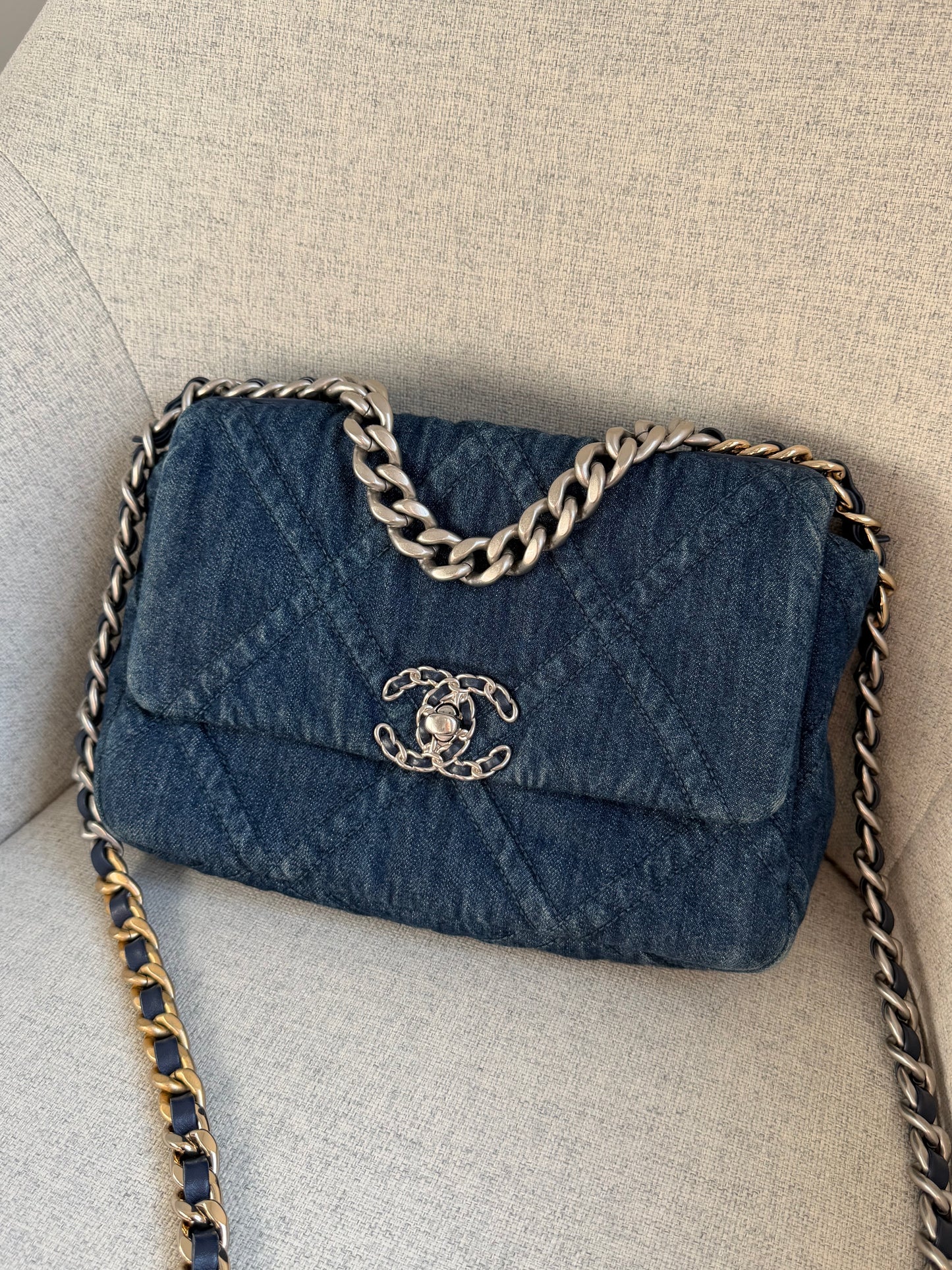 Pre-Owned Blue Denim 19 Crossbody Bag