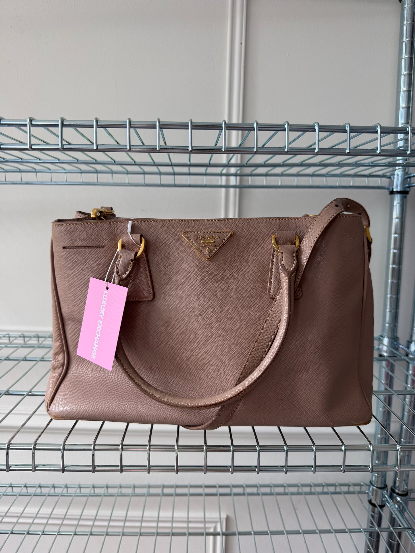 Pre-Owned Beige/Pink Saffiano Leather Crossbody Bag Medium