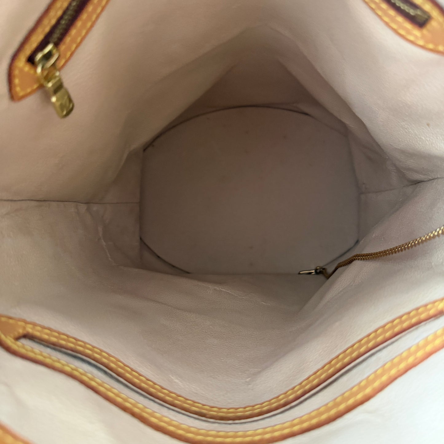 Pre-Owned LV Monogram Canvas Bucket Bag MM