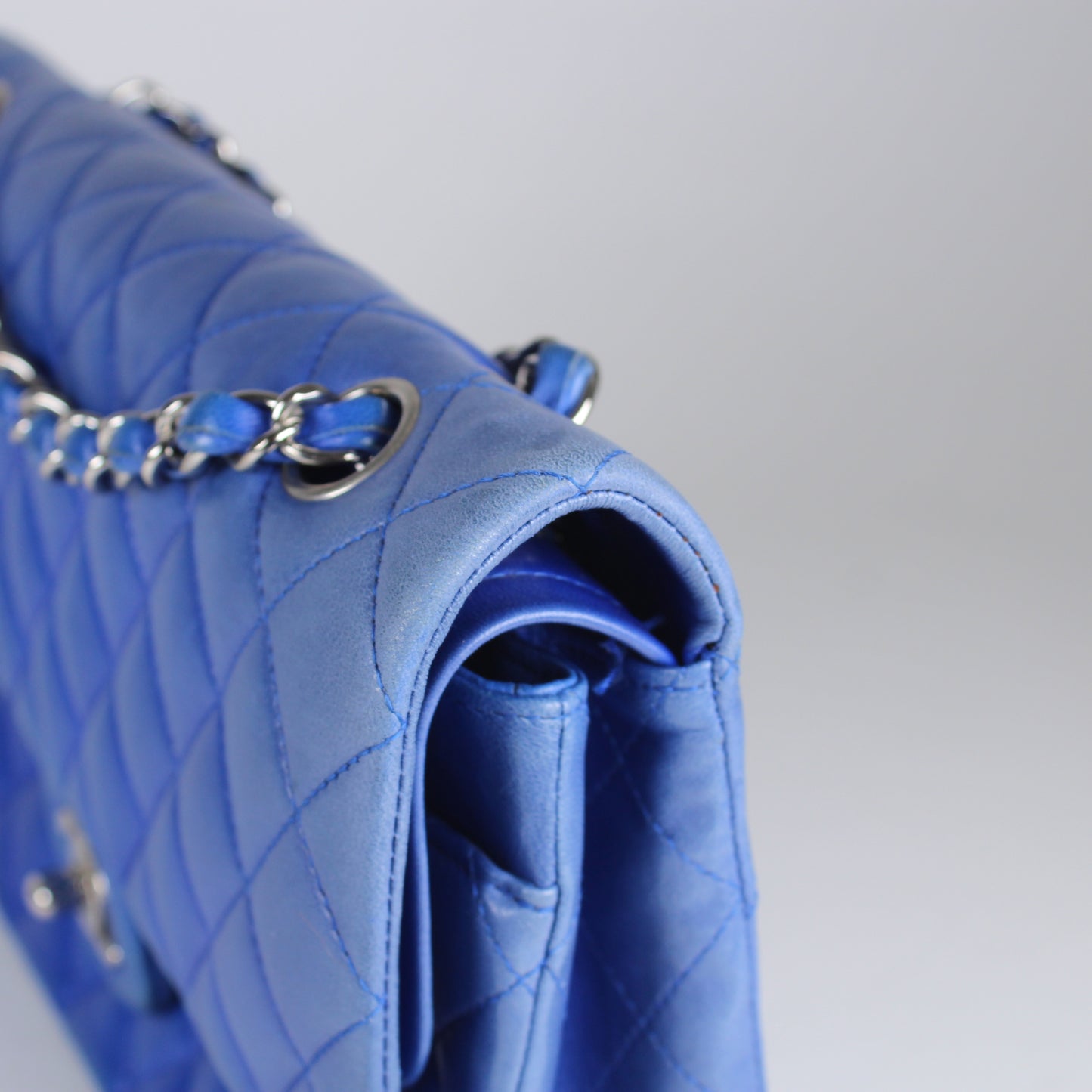 Medium Classic Double Flap