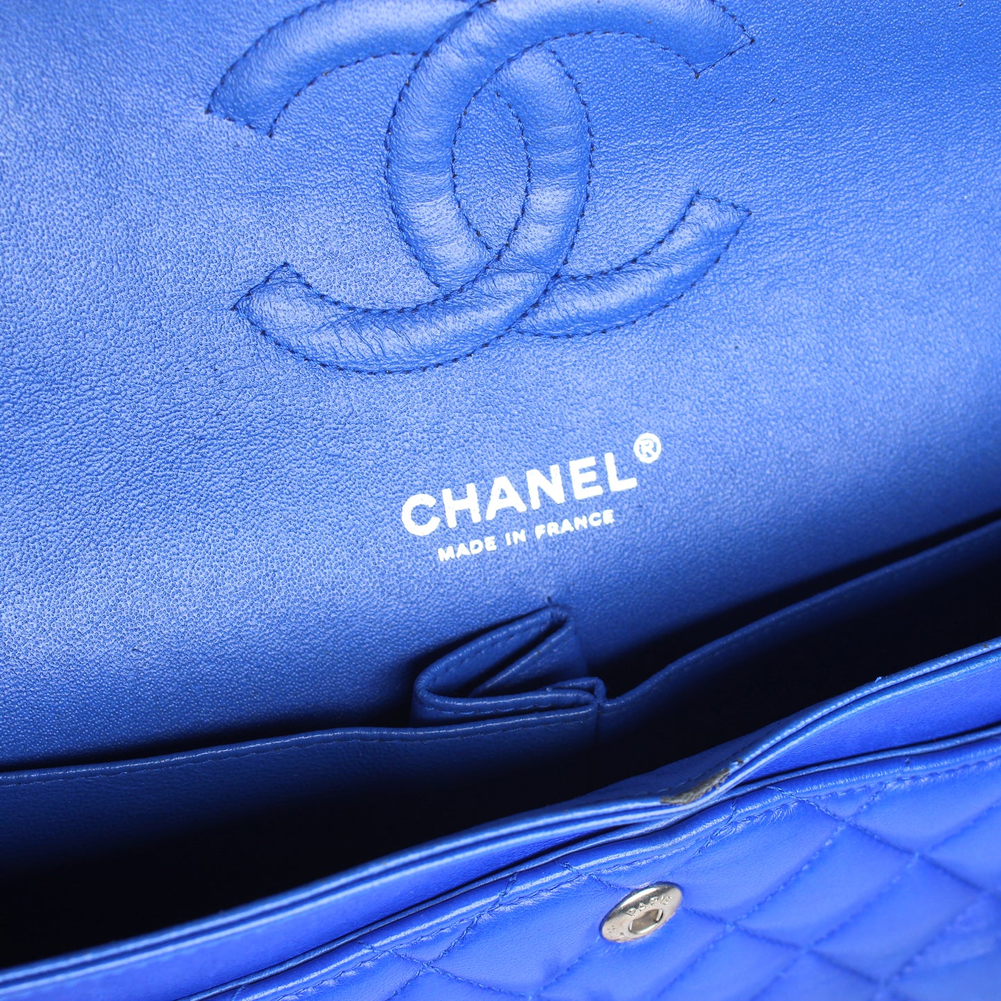 Medium Classic Double Flap