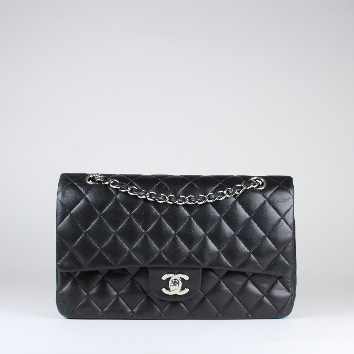 Medium Classic Double Flap