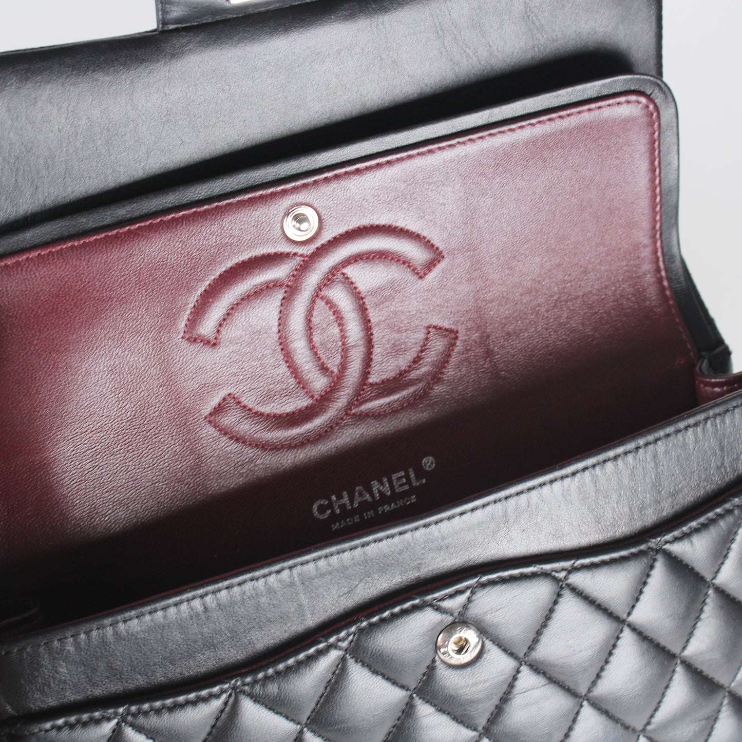 Medium Classic Double Flap