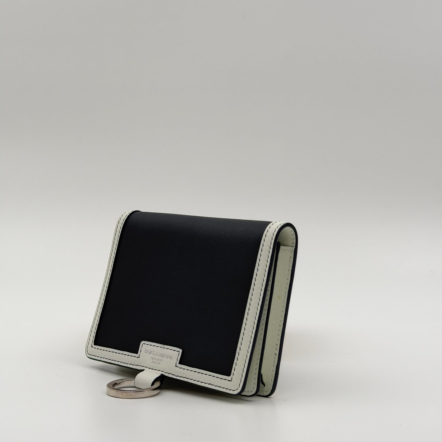 Pre-Owned Navy/White Leather Wallet on Strap