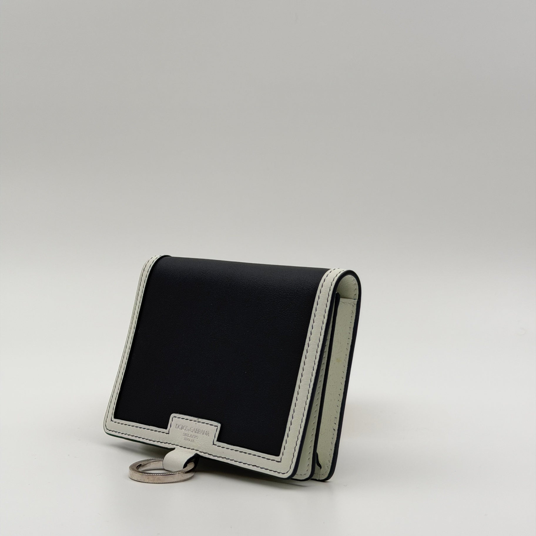 Pre-Owned Navy/White Leather Wallet on Strap