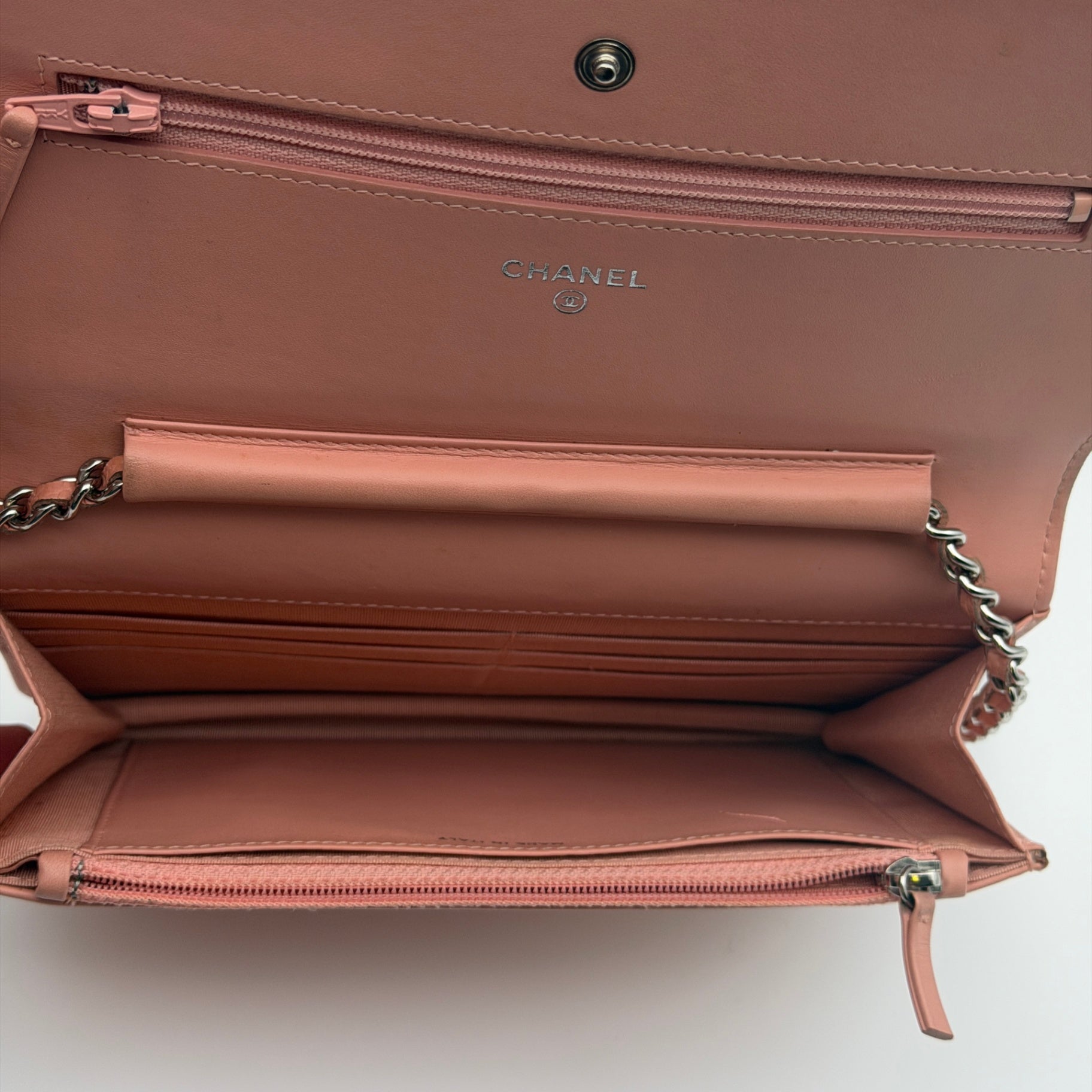 Pre-Owned Pink Timeless Caviar Leather Wallet on Chain