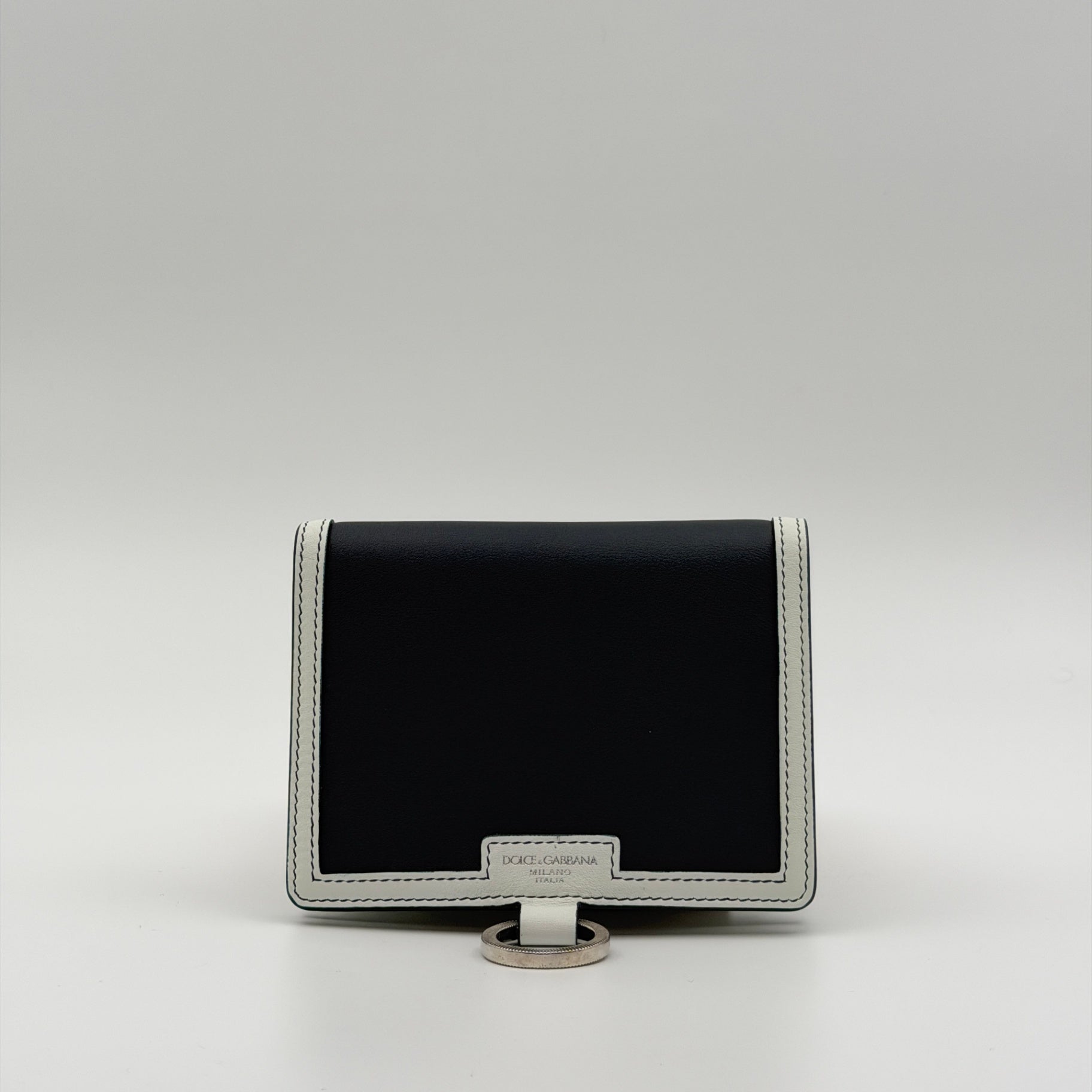 Pre-Owned Navy/White Leather Wallet on Strap