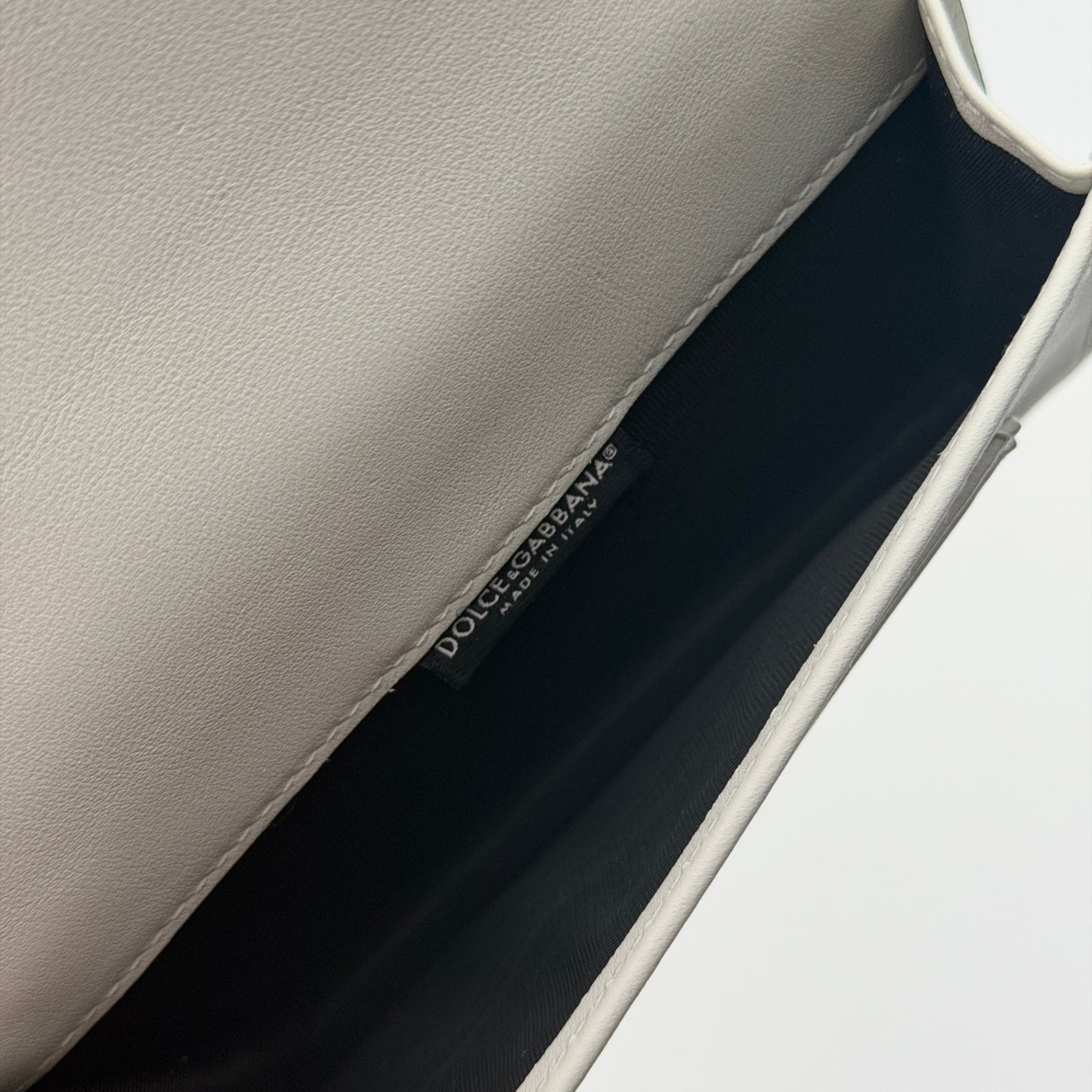 Pre-Owned Navy/White Leather Wallet on Strap