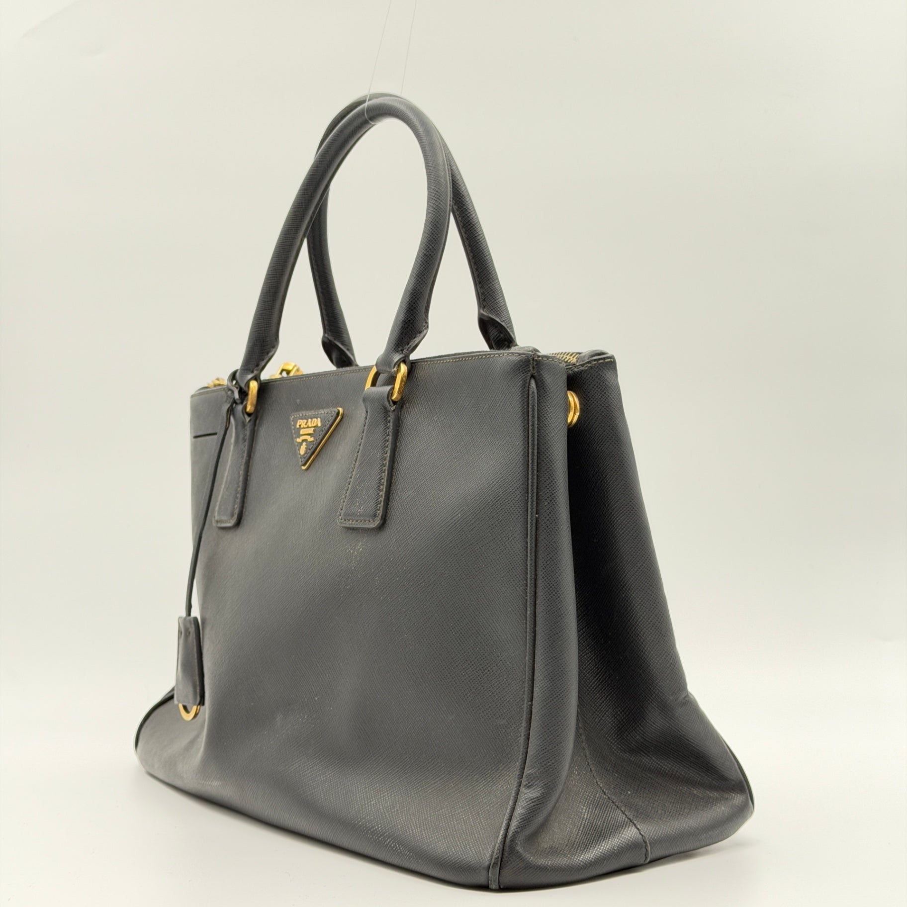 Pre-Owned Black Saffiano Leather Galleria Medium