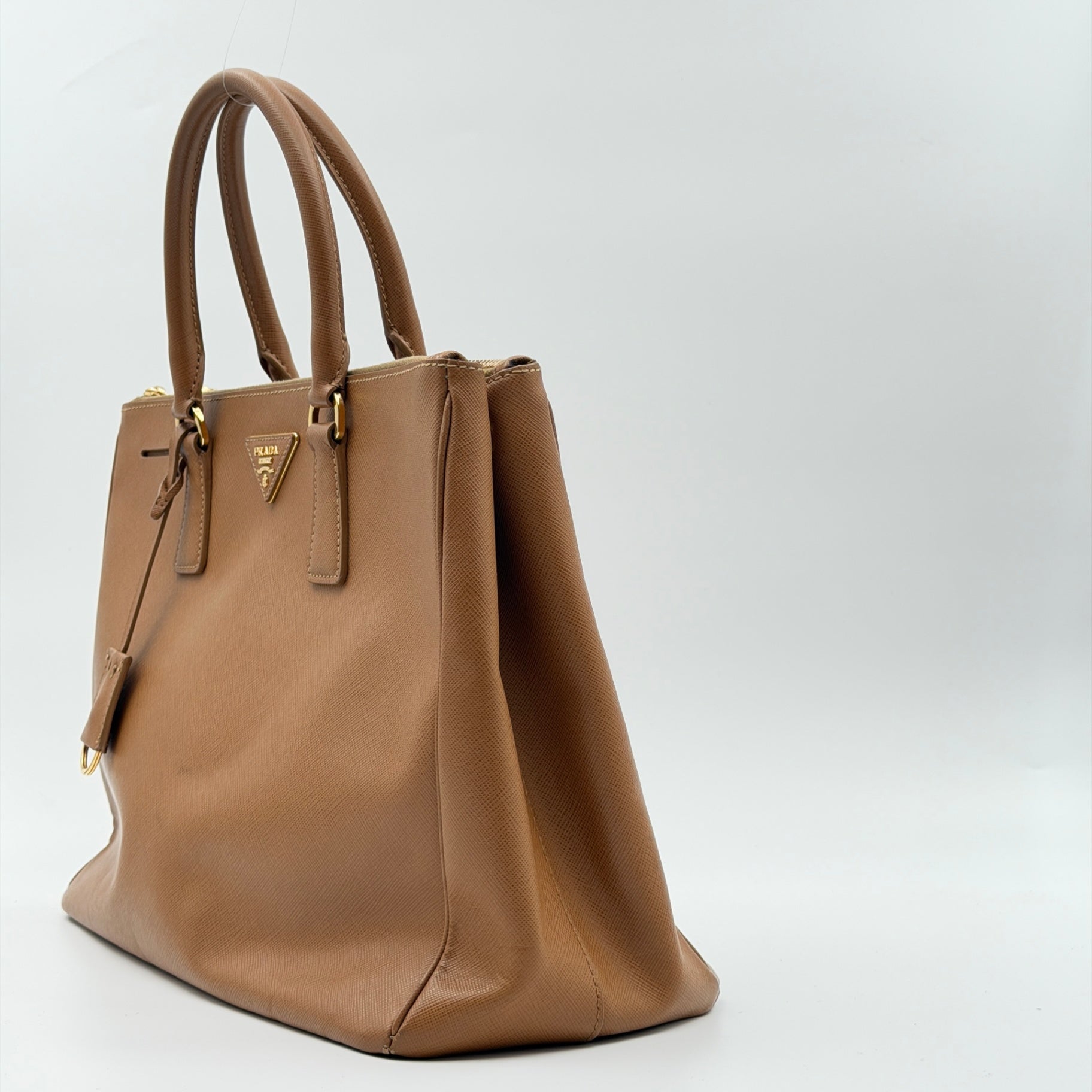 Pre-Owned Brown Saffiano Leather Galleria Large