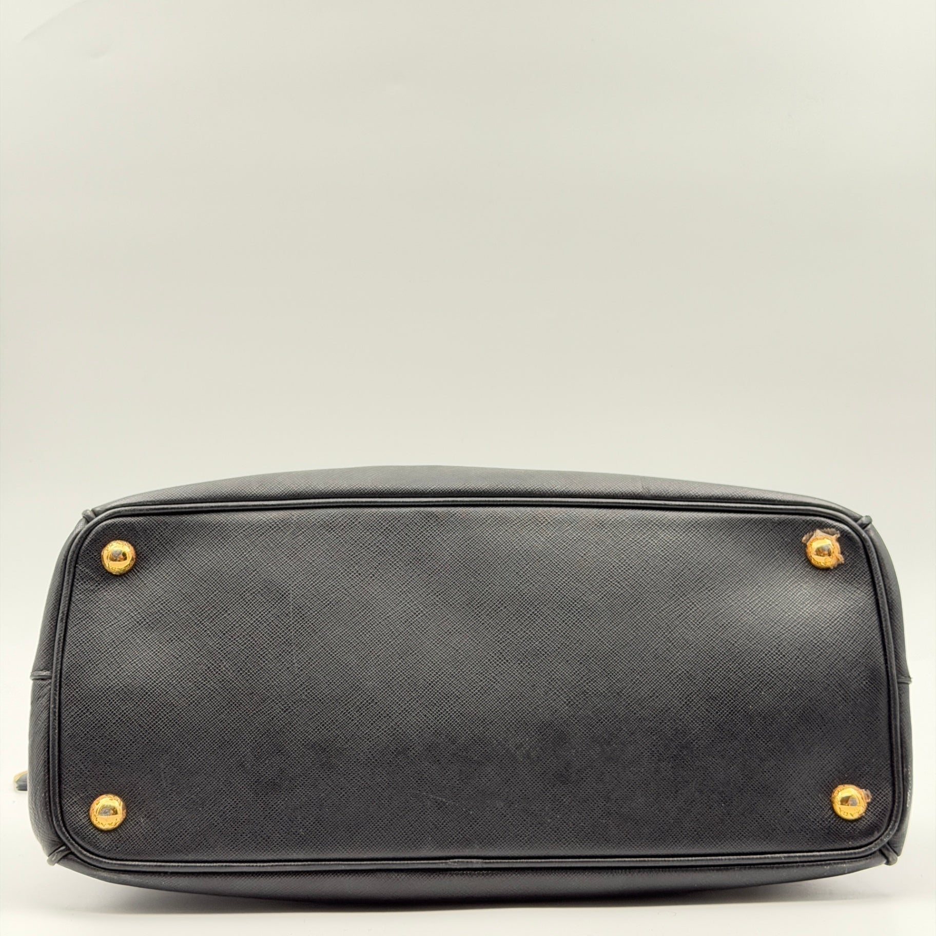 Pre-Owned Black Saffiano Leather Galleria Medium