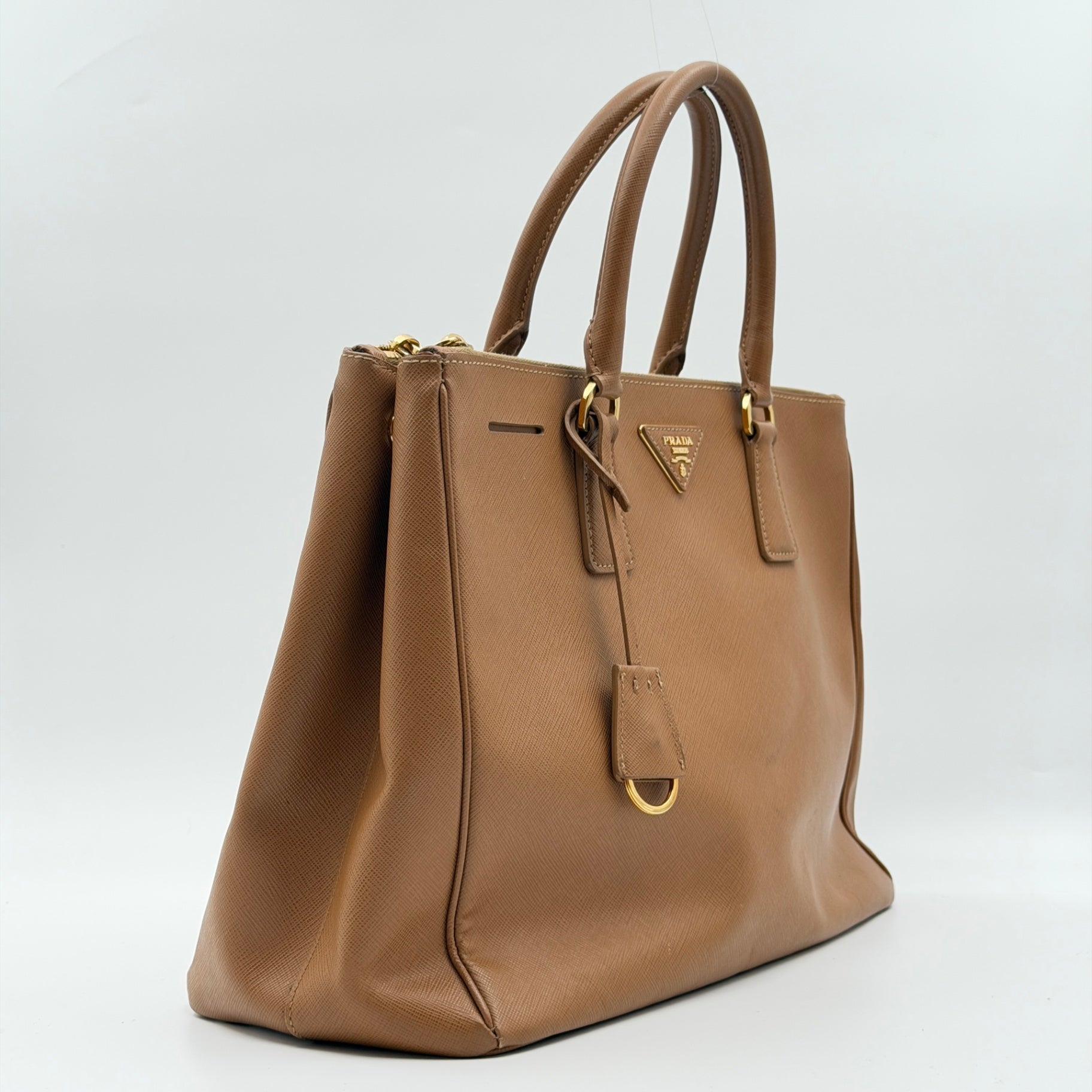 Pre-Owned Brown Saffiano Leather Galleria Large