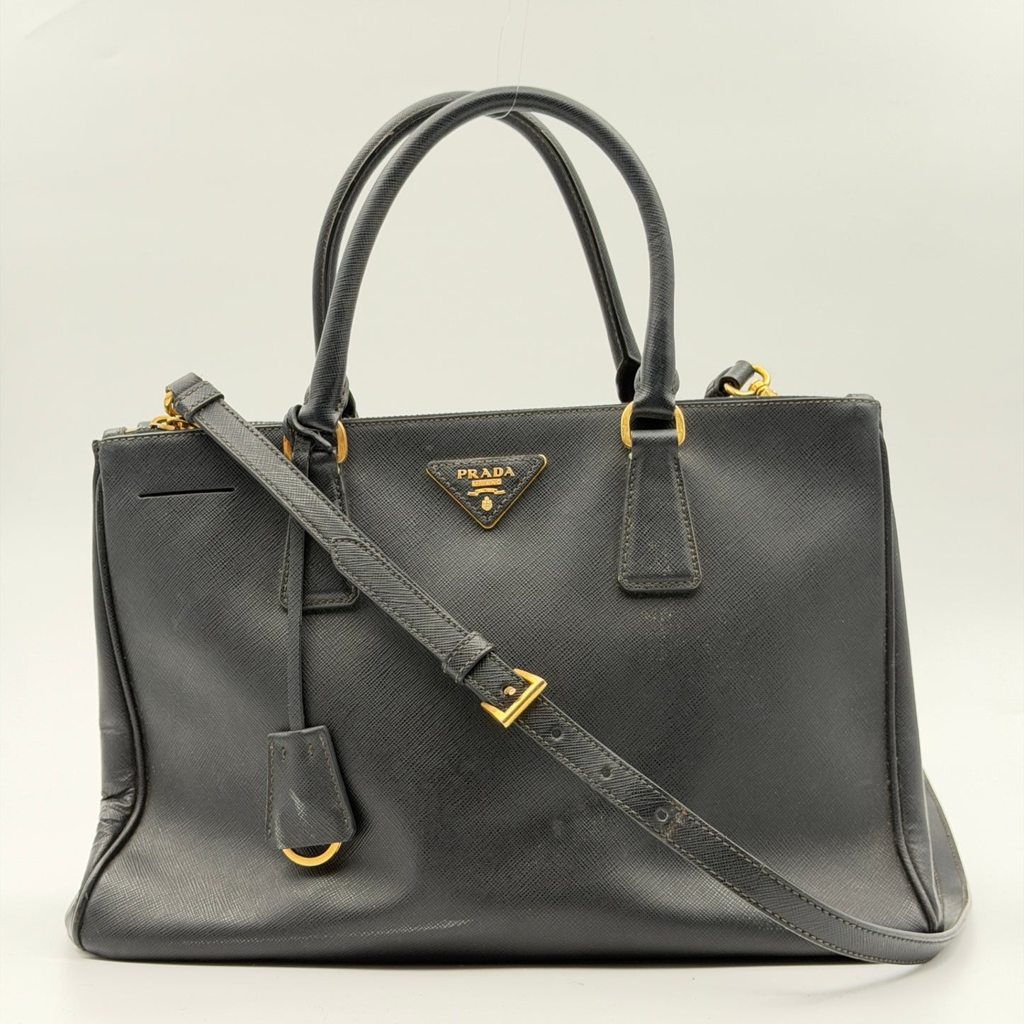 Pre-Owned Black Saffiano Leather Galleria Medium