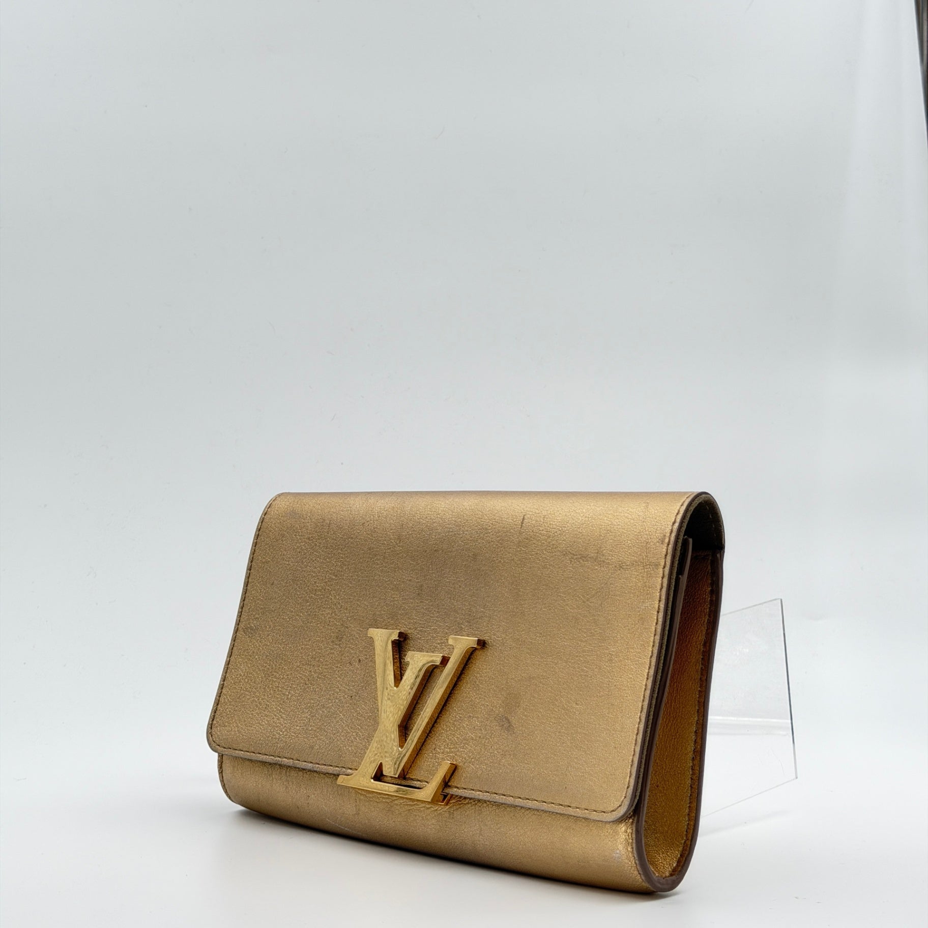 Pre-Owned Gold Metallic Calfskin Leather Clutch Bag