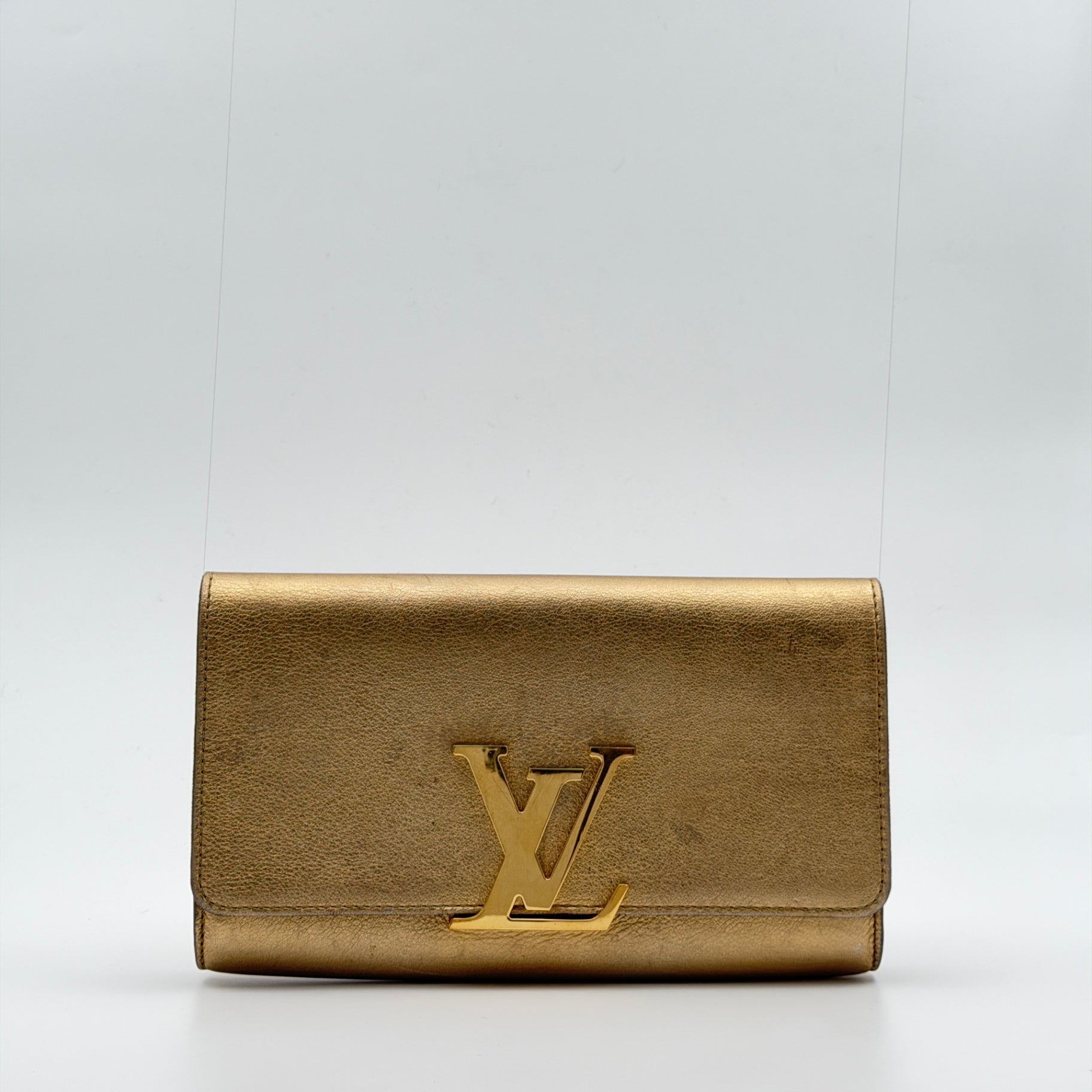 Pre-Owned Gold Metallic Calfskin Leather Clutch Bag