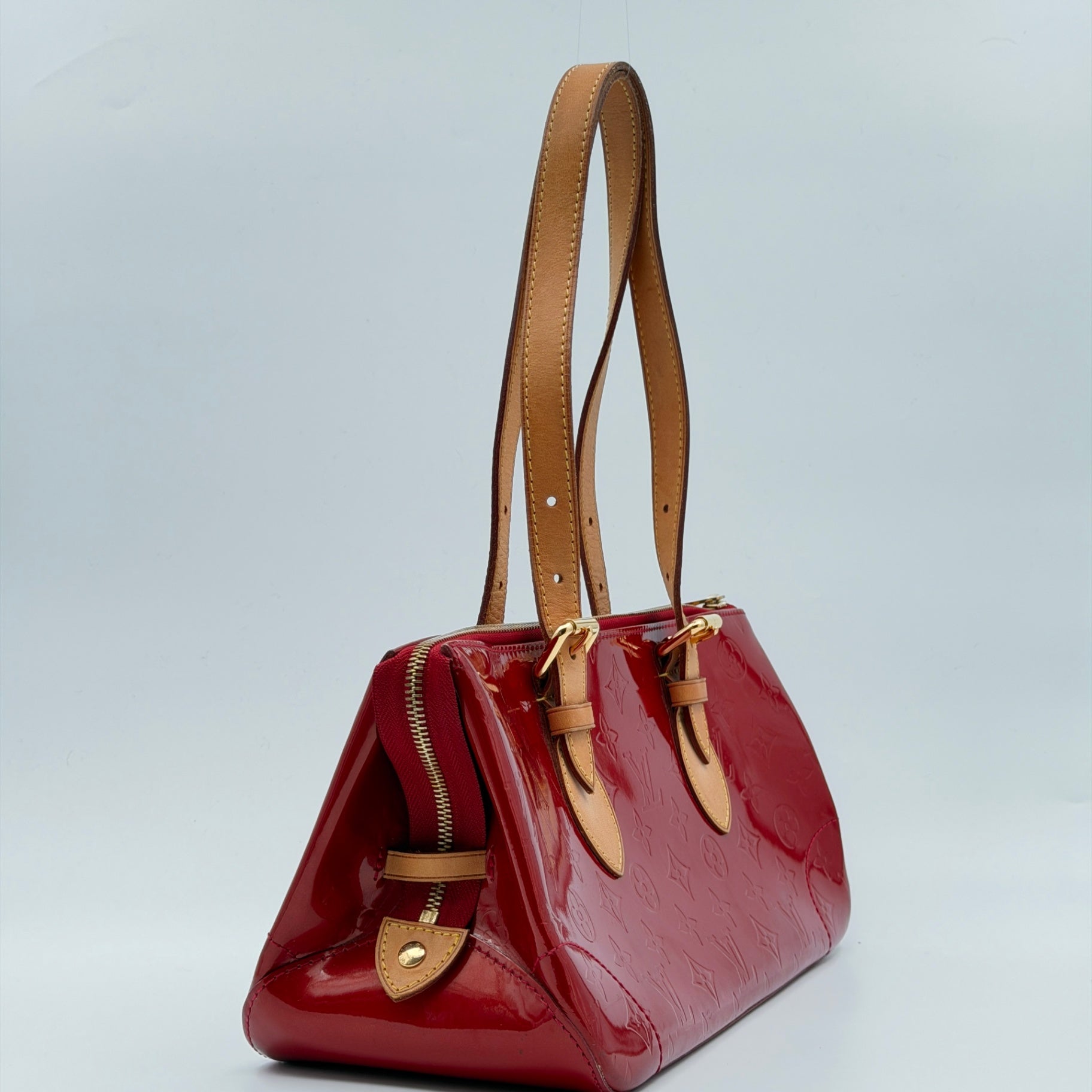 Pre-Owned Red Monogram Vernis Leather Shoulder Bag