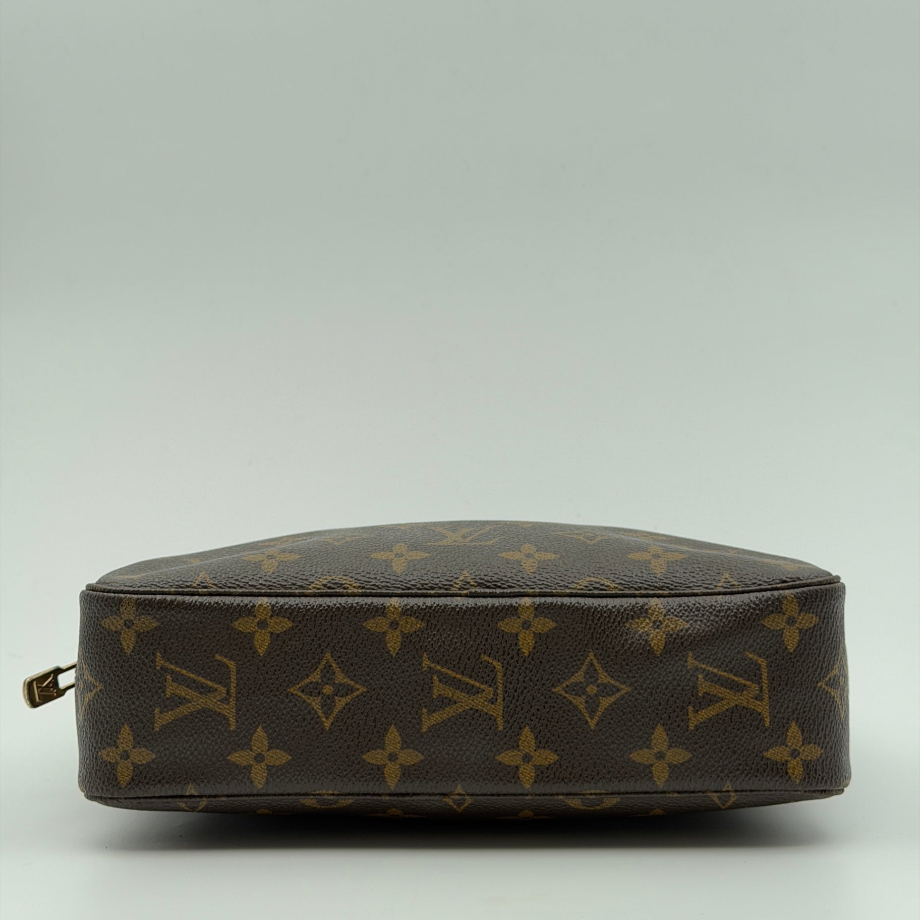 Pre-Owned LV Monogram Canvas Trousse 23 Toiletry Bag