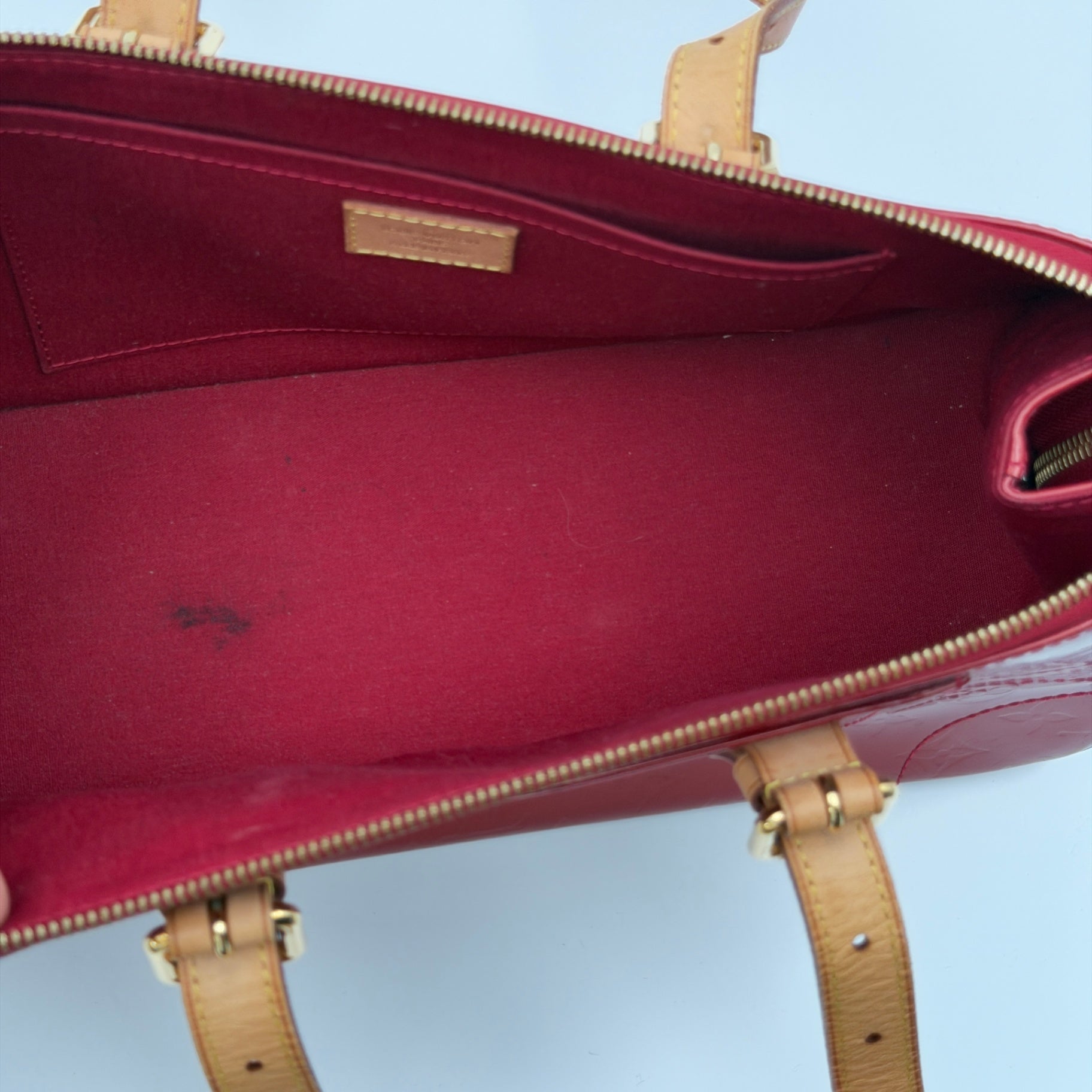 Pre-Owned Red Monogram Vernis Leather Shoulder Bag